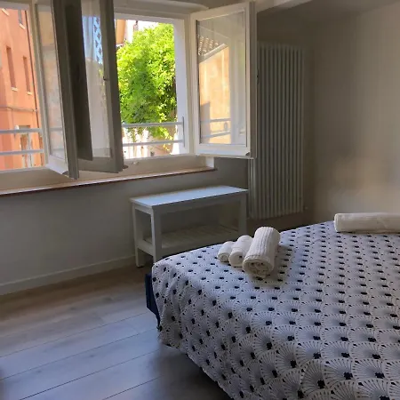 Cielo アパート フォルリ